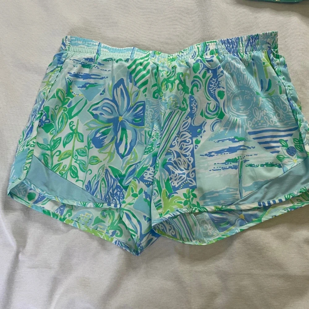 Lilly Pulitzer Luxletic Ocean Trail Shorts Women's M Blue Floral Athletic 4